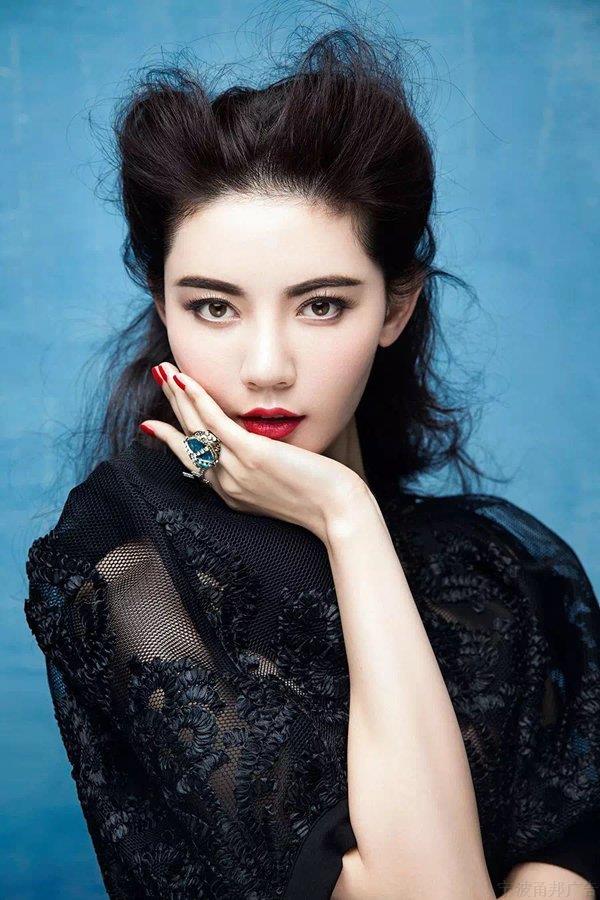 拍摄杂志硬照风格写真技巧 拍摄杂志硬照风格写真技巧