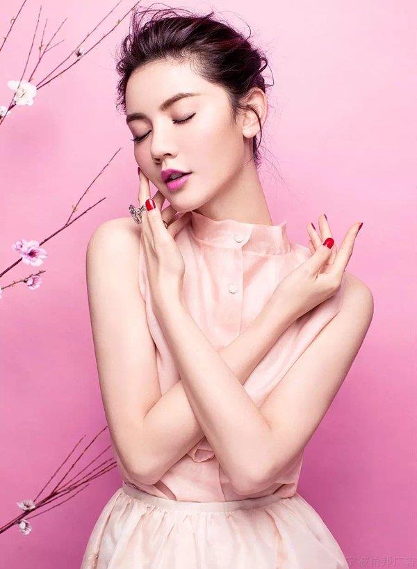 拍摄杂志硬照风格写真技巧 拍摄杂志硬照风格写真技巧