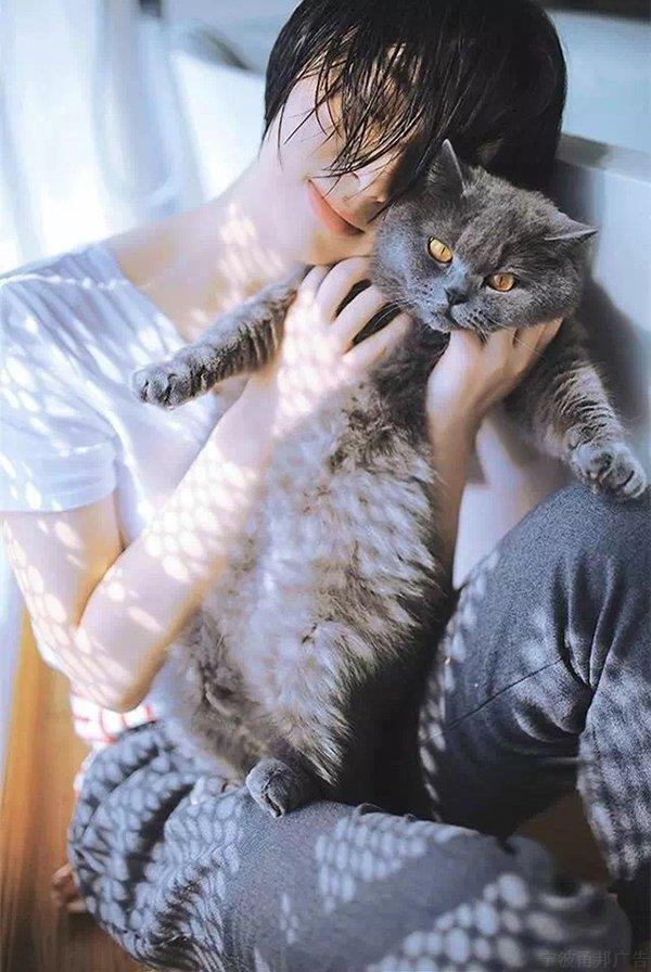 如何在室内拍出干净舒服的写真? 如何在室内拍出干净舒服的写真?
